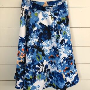Floral Knee Length Skirt - sz xs